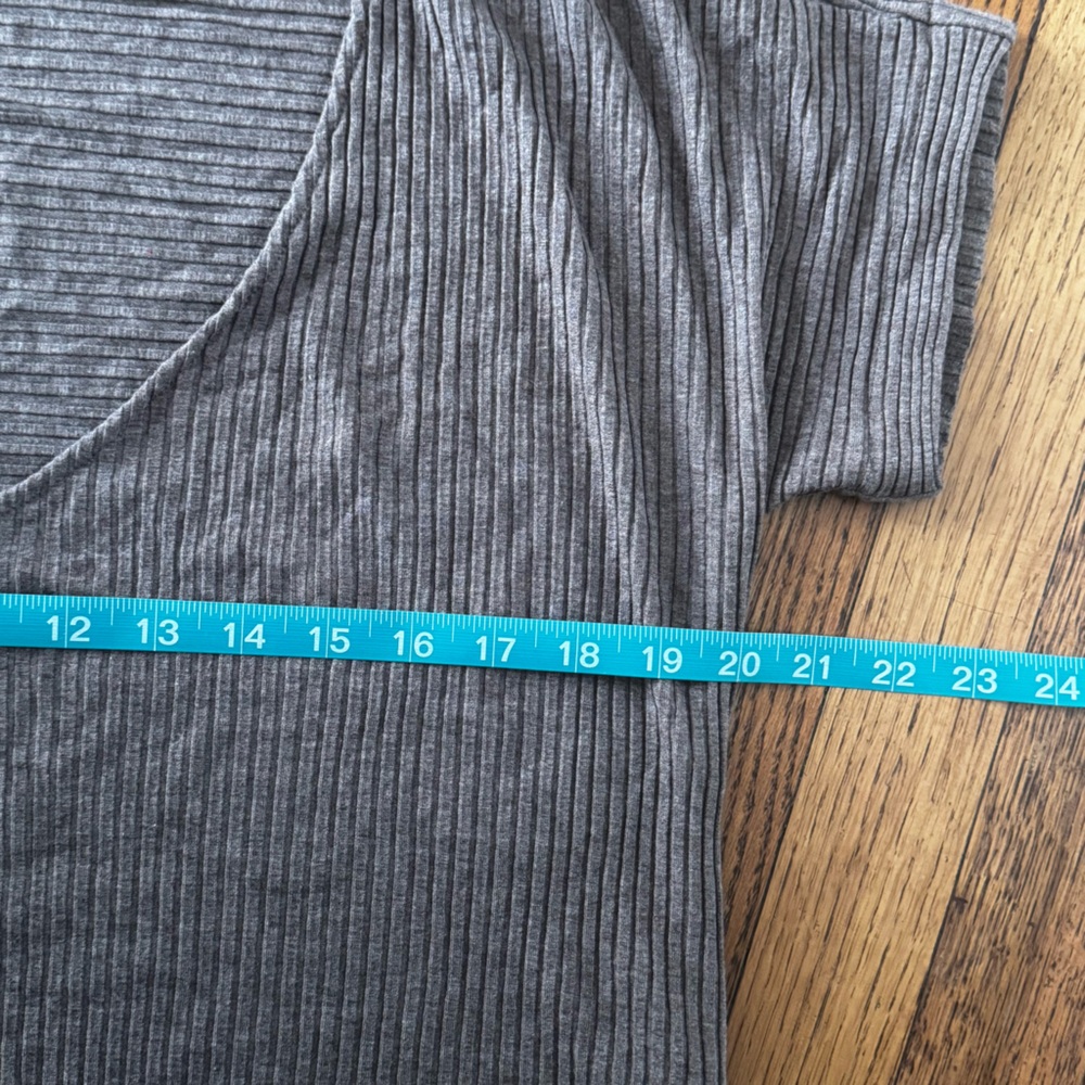 Hackwith Design House Cropped Tee Reversible - image 5